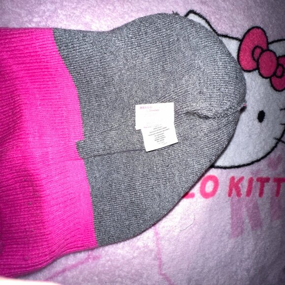 hello kitty beanie - Picture 4 of 5